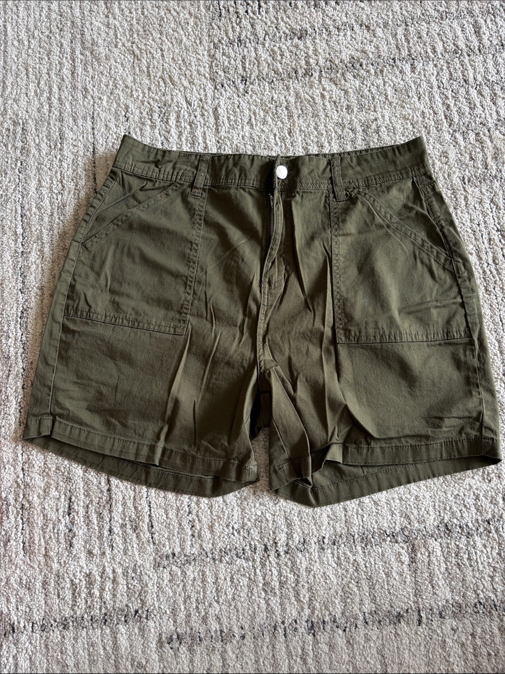 Tahari Olive Utility Cargo Shorts